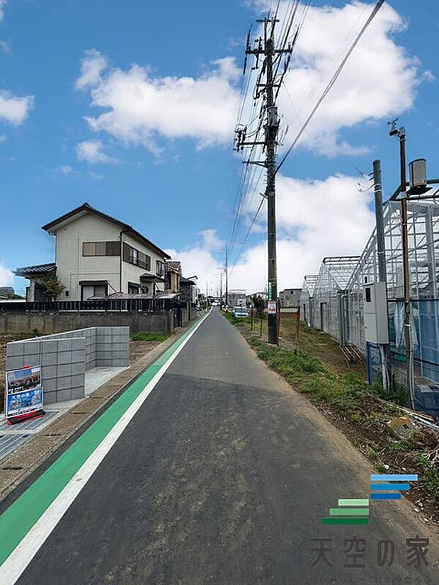 【前面道路】前面道路です。