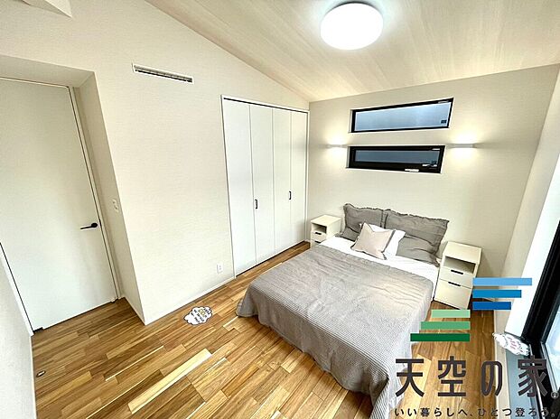 【施工例【内観】】【同仕様】日当たり良好な居室で、風通しも良好です。
