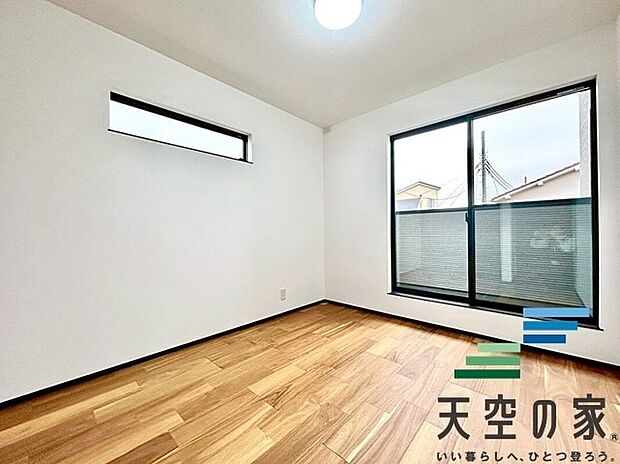 【内観写真】【同仕様】
明るいお部屋はゲストのおもてなしの空間に！