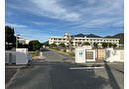 下関市立安岡中学校（約1,000m・徒歩13分）