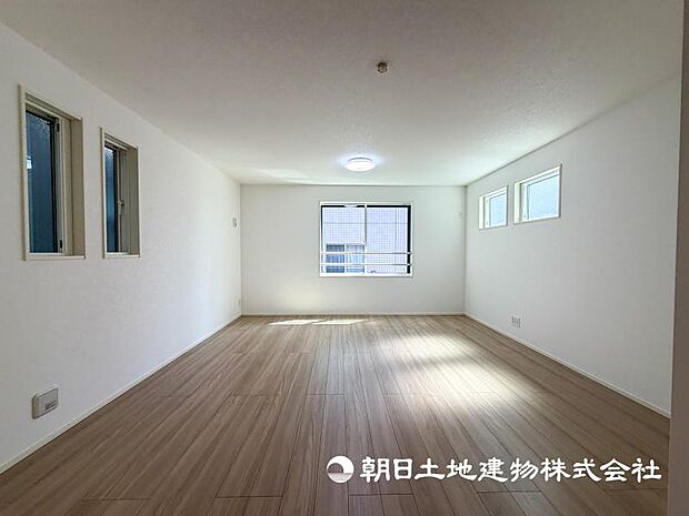 【リビング】家族との時間、自分の時間を大切にできる空間はここにあります。ご家族だんらんの時間をどうぞ!