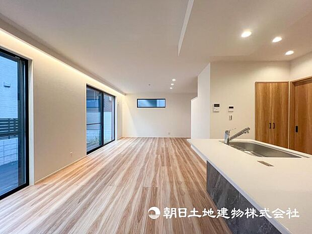 【リビング】家族との時間、自分の時間を大切にできる空間はここにあります。ご家族だんらんの時間をどうぞ!
