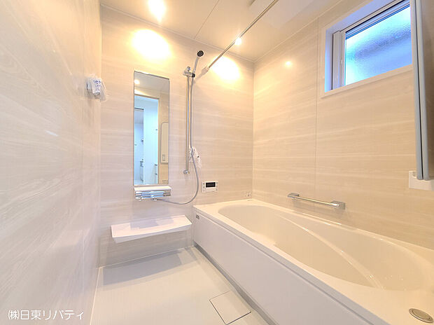 【No.2　浴室】心地よいバスタイムを演出する浴室はゆとりあるサイズを採用。バスルームでは、ゆっくり足を延ばして、ゆったりと1日の疲れを癒してください。