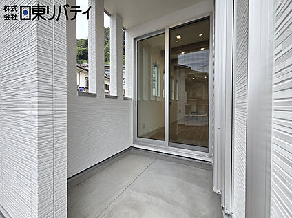 屋根付きテラス（外観）