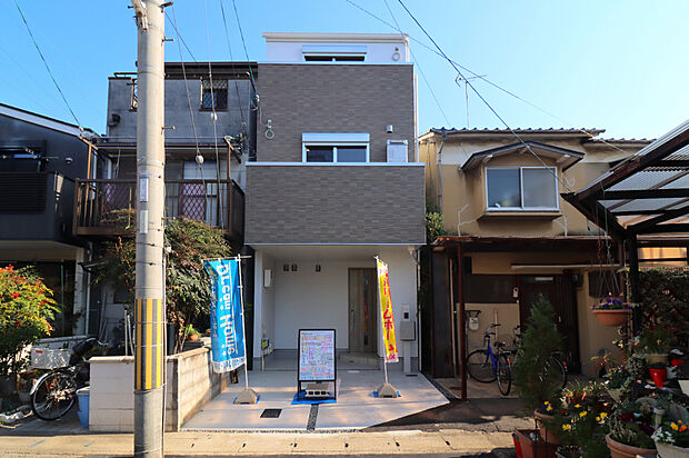 【外観施工例】
現地・モデルハウス案内予約受付中！お電話にてお気軽にお問い合わせください♪