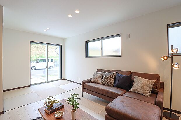 【■施工例:タタミコーナー】お子様の遊び場や家事の合間に一息つけるタタミコーナー付き!