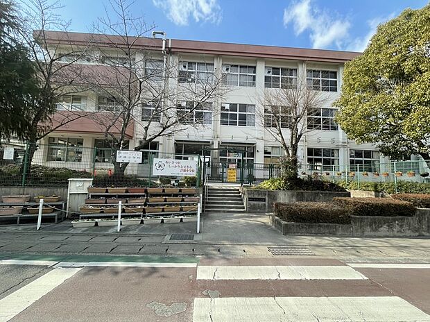 亀岡市立詳徳小学校