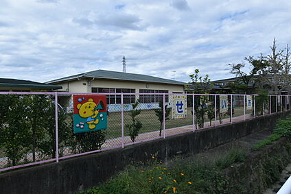成安幼稚園 約600ｍ(歩8分)