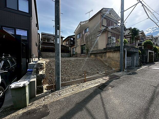【現地土地写真】弊社は毎日新物件の情報を入荷しており、水面下物件も多数！いつ来ても新情報が沢山！住宅ローンのご相談や売却のご相談などご質問にお答え致します。理想のお家探しを全力でお手伝いします！