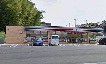 セブンイレブン向日南垣内店 約96ｍ(徒歩２分)