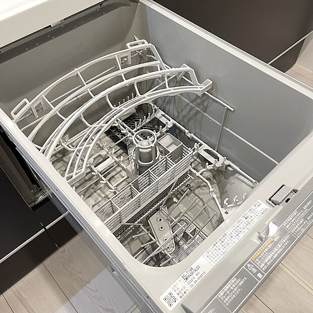 【【ドリームタウン共通仕様：食器洗浄乾燥機】】■後片付けをサポート！食事後の家族のくつろぎタイムもゆっくりと過ごせます♪
■朝食準備や送り迎え…と忙しいママも大助かり！