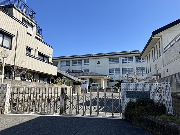 大三輪中学校(約680m)