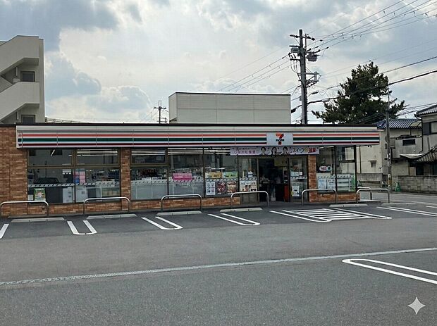 セブンイレブン大和高田今里町店(約136m)