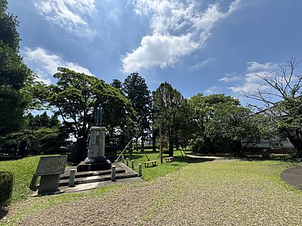 三里塚記念公園 960ｍ(徒歩12分)