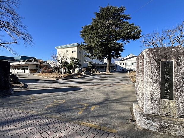 箕輪町立箕輪中部小学校