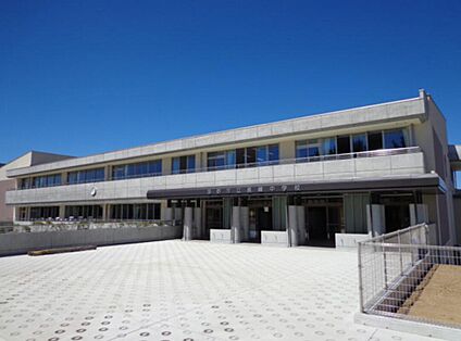 茅野市立長峰中学校 約1,000～1,080m(徒歩13～14分)