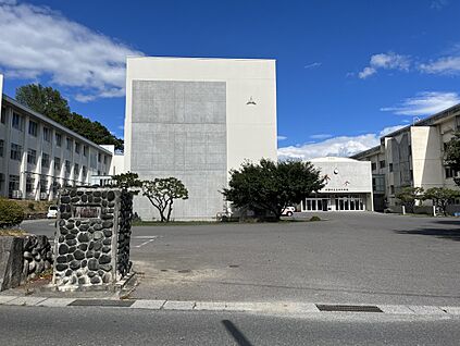 伊那市東部中学校 1010m(徒歩13分)