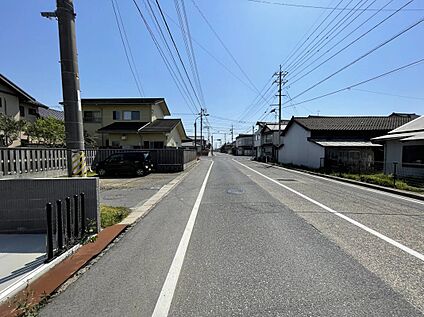 分譲地入口西向きです