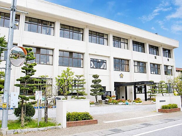 彦根市立鳥居本小学校(約160m)