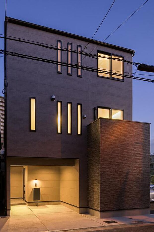 【和光ホームズ 池島3丁目】
大阪メトロ中央線「朝潮橋」駅まで徒歩10分!木造3階建の新築コンセプトハウスで、気持ちよく新生活を迎えられます。断熱性と省エネルギー性に配慮した、ZEH水準住宅です。