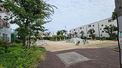 千本北公園 約93m(徒歩2分)