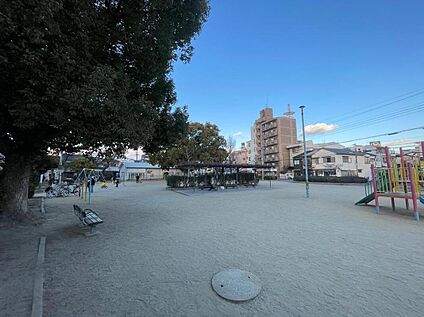 成育公園 約130m(徒歩2分)