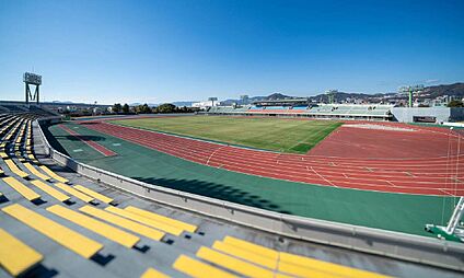 広島総合グラウンド 約350ｍ(徒歩5分)
