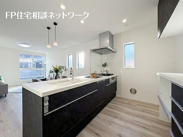 毎日使うキッチン周りが綺麗で清潔に保たれていると、お料理を作るのも楽しくなりますよね。