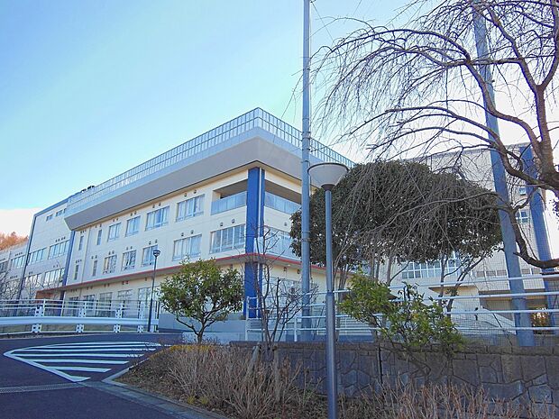 柿生中学校（約1,000m・徒歩13分）