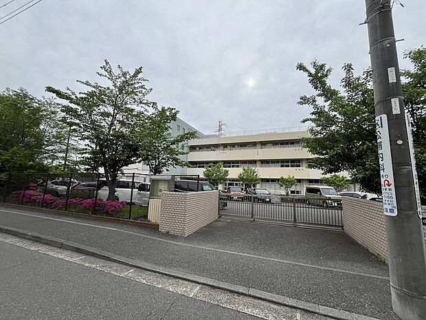 東山田中学校（約750m・徒歩10分）