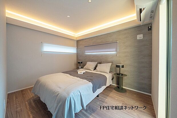 【内観】【プラン例　建物価格2300万円　建物面積100m2】間接照明とアクセントクロスを採用した主寝室。落ち着いた雰囲気の中で、ゆったりとした時間を過ごせる空間です。
