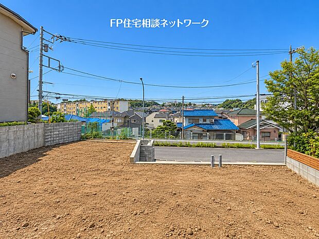 【現地外観写真】毎日のお散歩も快適な緑に恵まれた閑静な住宅地は、伸び伸びスローライフを叶えてくれます。