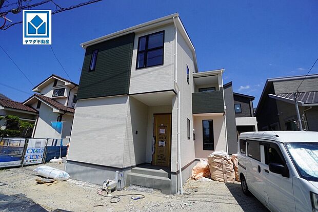 2号棟。
全室2面採光、風の通る気持ちの良い住宅です♪南側バルコニーなのでお洗濯ものも良く乾きます◎