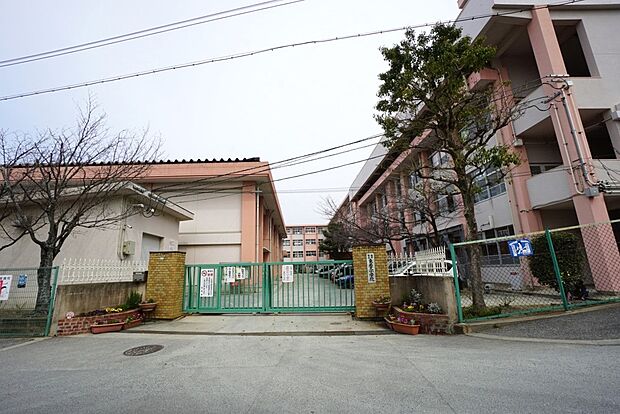 東若久小学校(約400m)