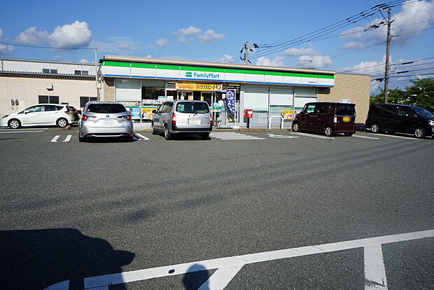 ファミリーマート筑紫野桜台店（約794m）