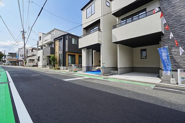 【前面道路】前面道路は南西側約7m公道に面しています^^
徒歩10分圏内⇒ららぽーと、スーパー、コンビニ、ドラッグストア等!