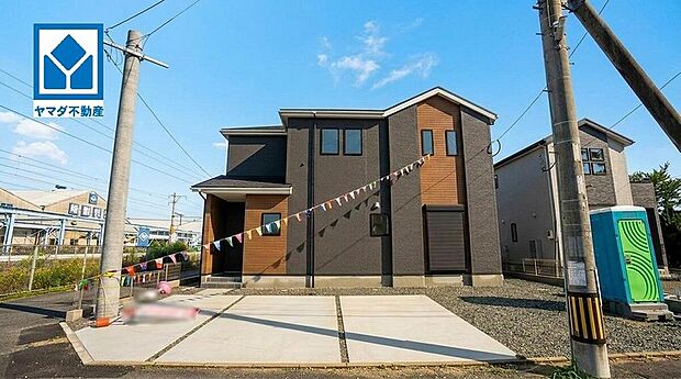 1号棟。風通しの良い角地☆通勤・通学、お出かけにも便利な、JR鹿児島本線「古賀」駅徒歩9分☆快適でゆとりのある生活空間で新生活を始めましょう^^カースペース3台分あり^^(軽自動車含む)