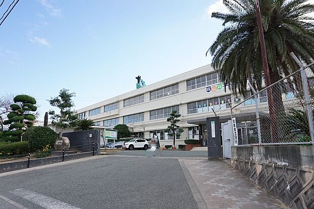 福津市立福間中学校（約1,633m）