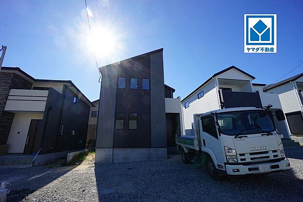 【現地外観写真】2号棟。千鳥小学校徒歩9分、古賀北中学校徒歩8分☆お子様の通学も安心です^^快適でゆとりのある生活空間で新生活を始めましょう^^