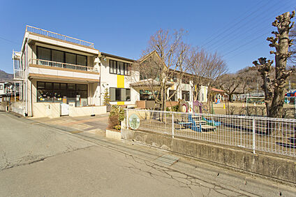 ひまわり幼稚園 現地から1330m～1350m。(車で5分。(最長))