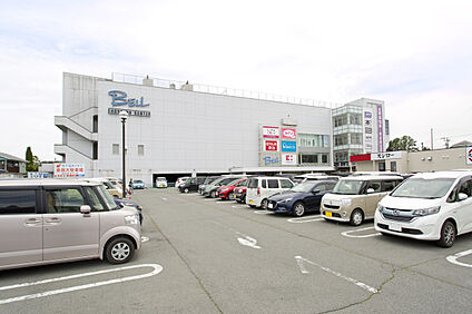 河口湖ショッピングセンターBELL 現地から730m。(車で3分。(最長))