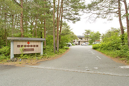 日本赤十字社 山梨県支部 山梨赤十字病院 現地から1030m。(車で3分。(最長))