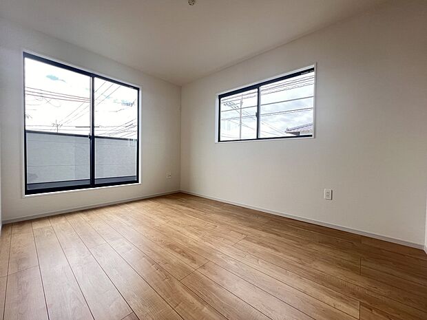 洋室7.6帖 南向きのバルコニー付きの明るいお部屋(1号棟)