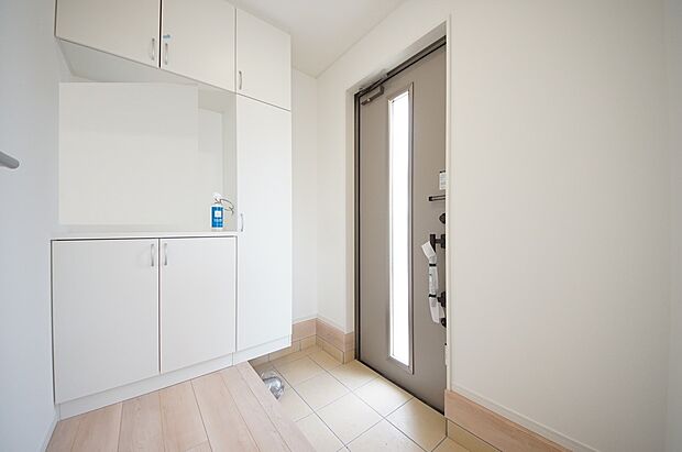 シューズボックス付の玄関スペース(同仕様)