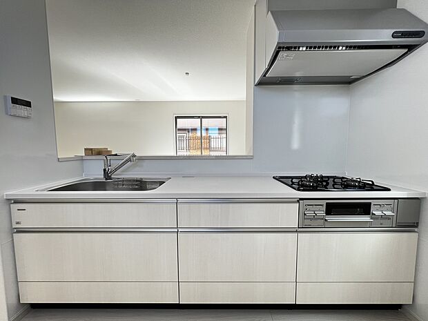 扱いやすいシステムキッチンで毎日のお料理もはかどりま(1号棟同仕様）