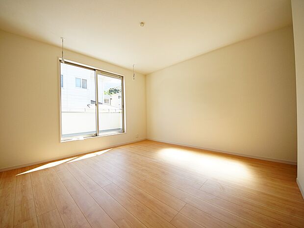 洋室7.5帖 WIC、バルコニー付きの広めのお部屋 ご夫婦の寝室にどうぞ(同仕様)