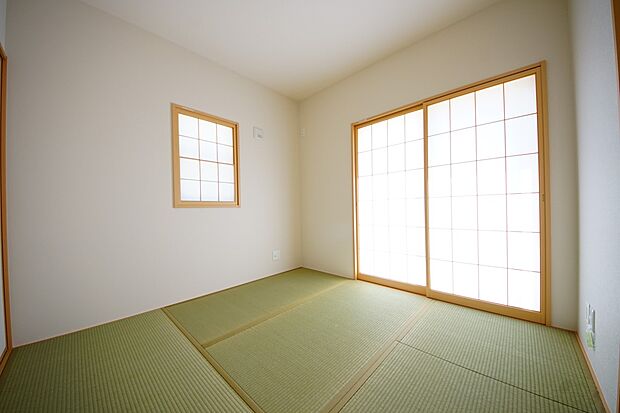 リビングに設けられるタタミコーナー ホッと一息つける癒しの空間です(1号地同仕様)