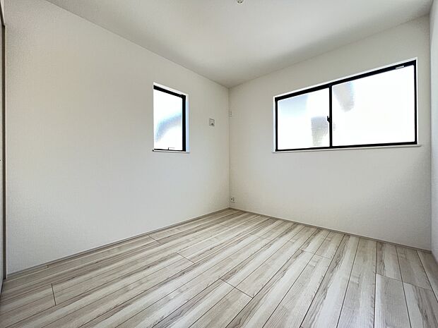 2階には洋室を3部屋ご用意いたします(2号棟同仕様)