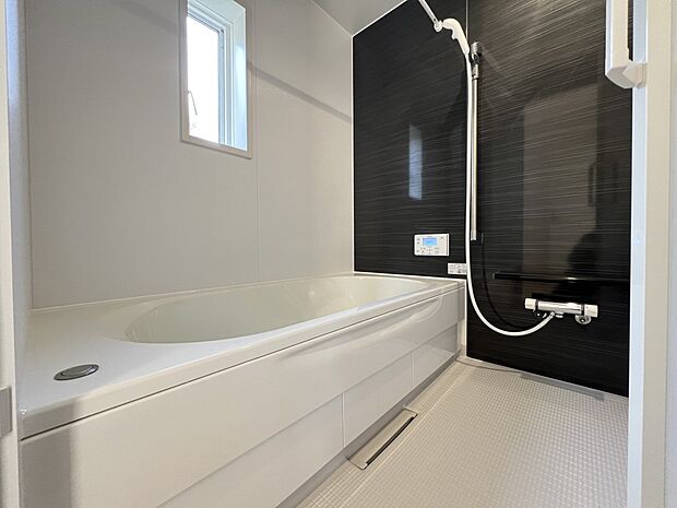 オートバスシステム・浴室暖房換気乾燥機を搭載した1坪タイプの浴室(1号棟同仕様)