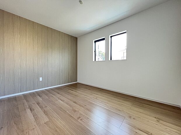 洋室6帖　ウォークインクローゼット付の広めの居室（同仕様)